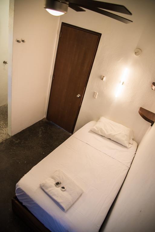 Hostal Olas Altas Manzanillo Ruang foto